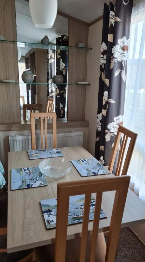 Hoburne Devon Bay Gorgeous 3 Bed Static Caravan With Decking Paignton Exterior photo